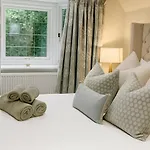 North - A Stylish Family Retreat Once Owned By Beatrix Potter Villa Bowness-on-Windermere