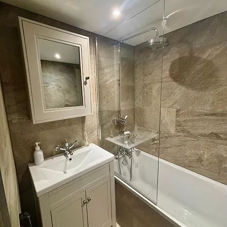 North - A Stylish Family Retreat Once Owned By Beatrix Potter Villa