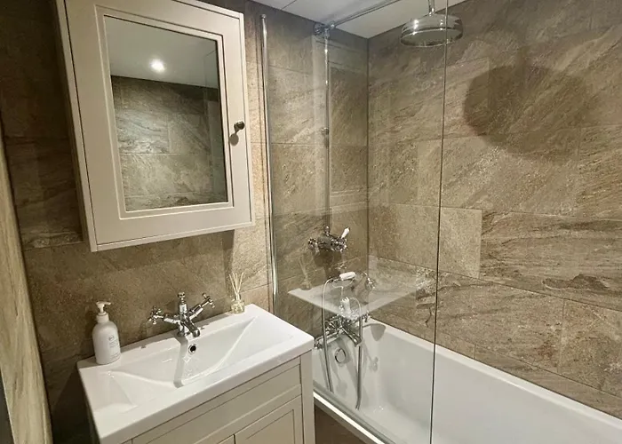 North - A Stylish Family Retreat Once Owned By Beatrix Potter Villa