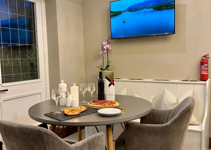 North - A Stylish Family Retreat Once Owned By Beatrix Potter Villa Bowness-on-Windermere